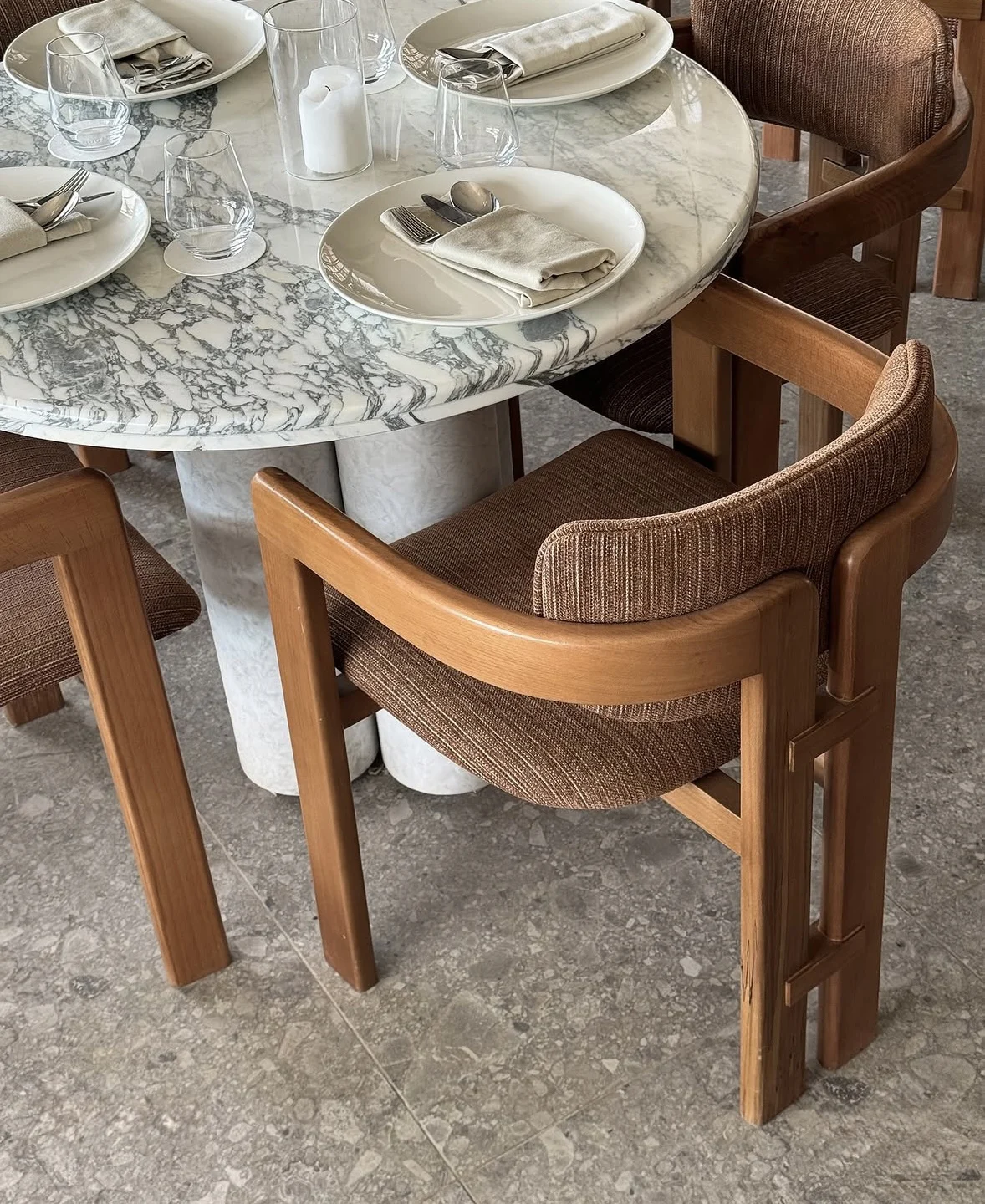 T-Spine Dining chair